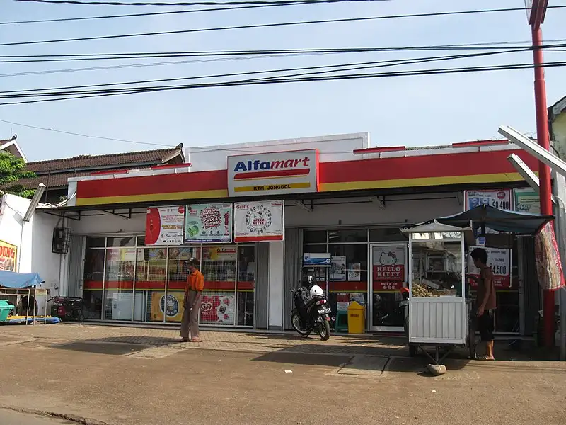 Alfamart Gandrungmanis: Teman Setia di Setiap Langkah Warga Cilacap